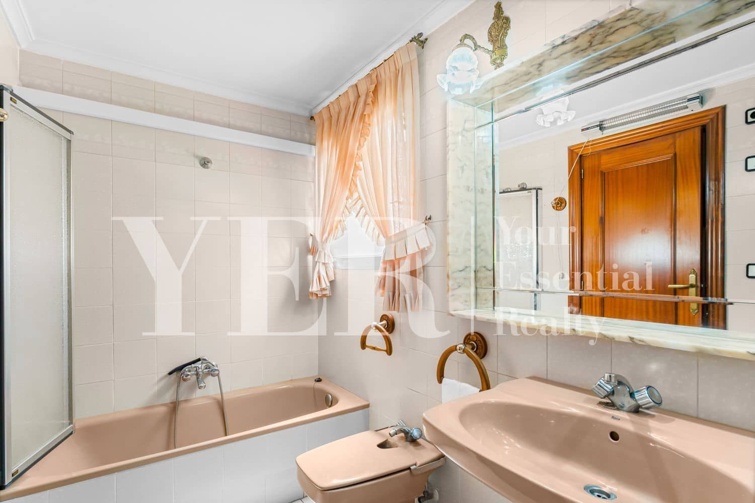 3 Zimmer Apartment zu verkaufen in Alicante / Alacant Stadt mit Garage - 450.000 € (Ref: 9074190)