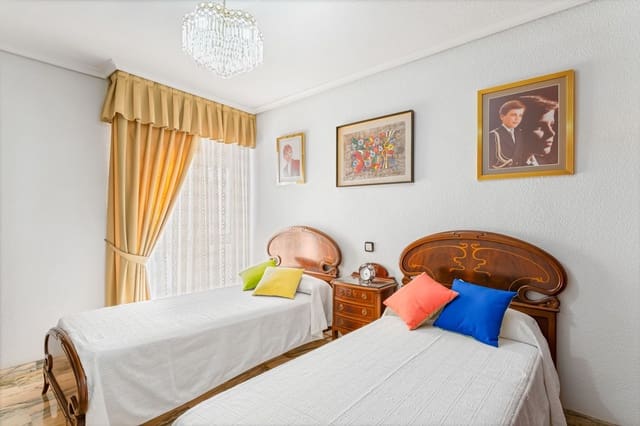 3 slaapkamer Appartement te koop in Ensanche - Diputacion, Alicante stad met garage - € 450.000 (Ref: 9074190)