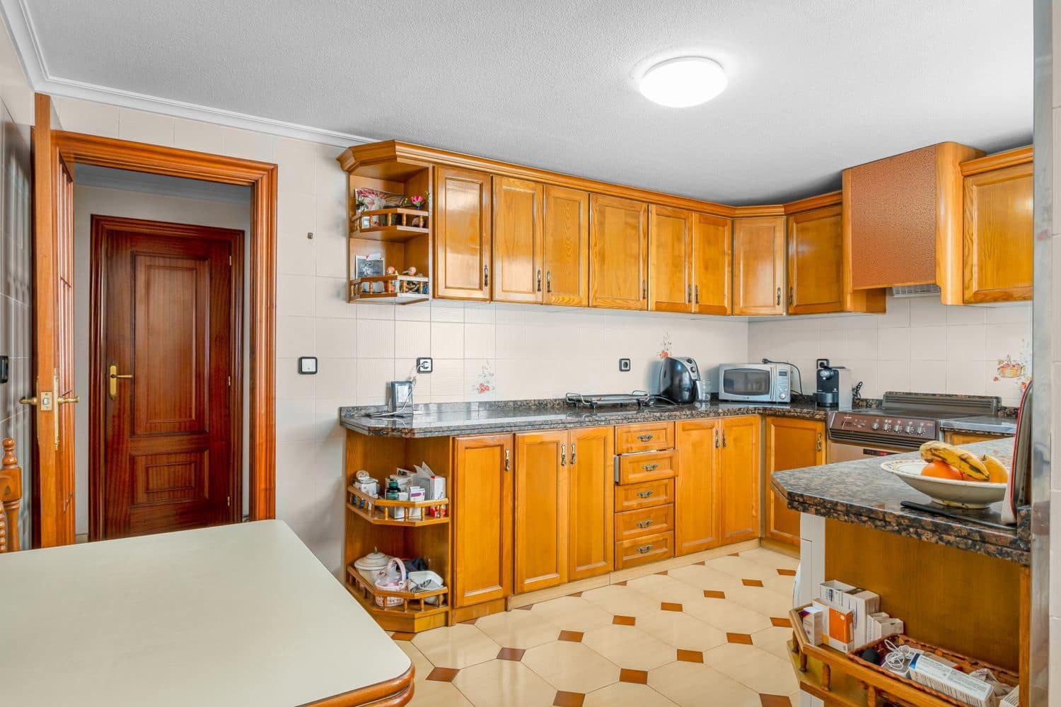 3 Zimmer Apartment zu verkaufen in Alicante / Alacant Stadt mit Garage - 450.000 € (Ref: 9074190)