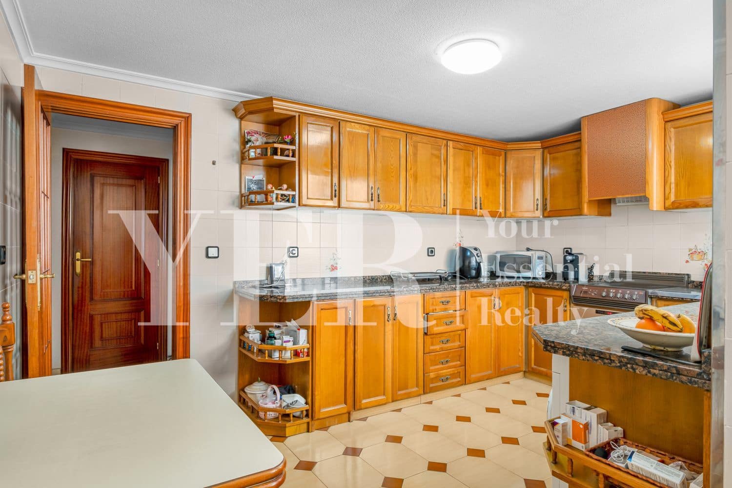 3 Zimmer Apartment zu verkaufen in Alicante / Alacant Stadt mit Garage - 450.000 € (Ref: 9074190)