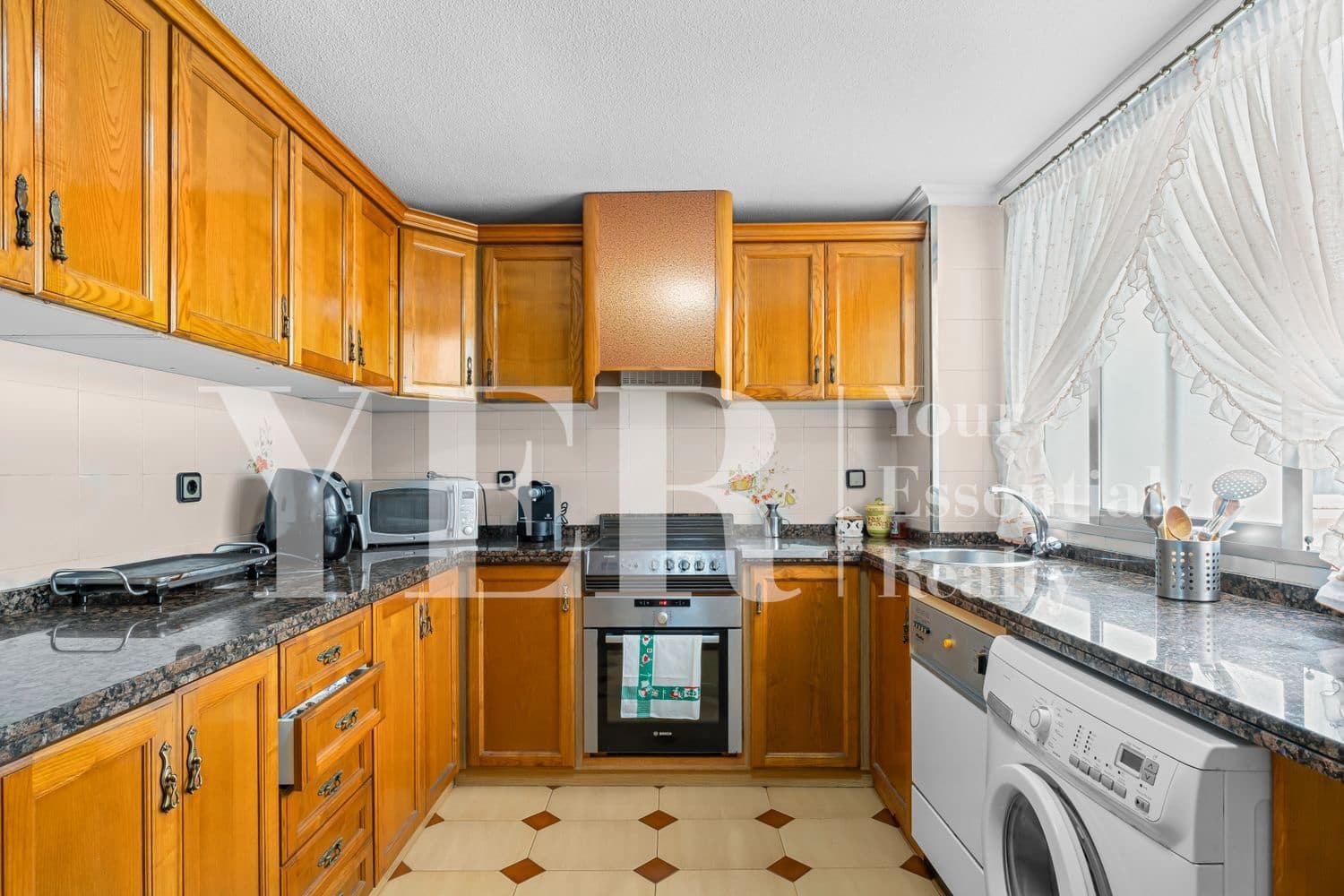 3 Zimmer Apartment zu verkaufen in Alicante / Alacant Stadt mit Garage - 450.000 € (Ref: 9074190)