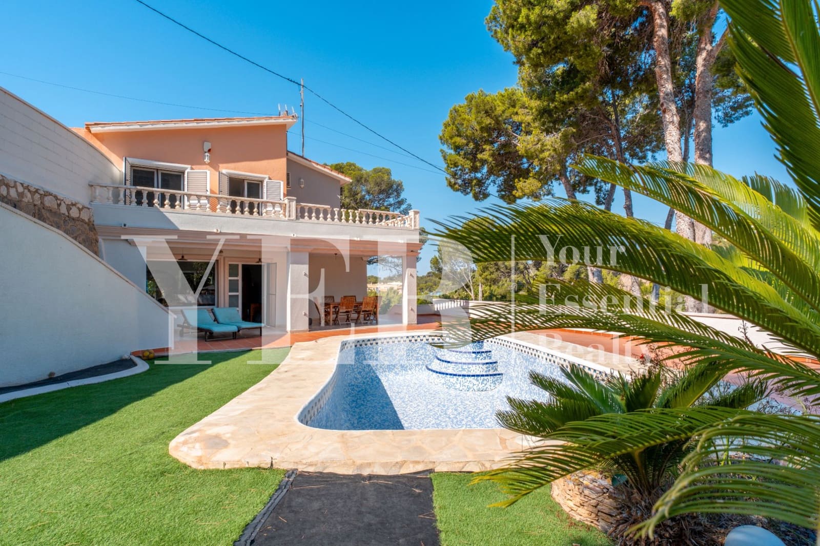 Chalet de 4 habitaciones en Altea en venta con piscina - 685.000 € (Ref: 9106168)