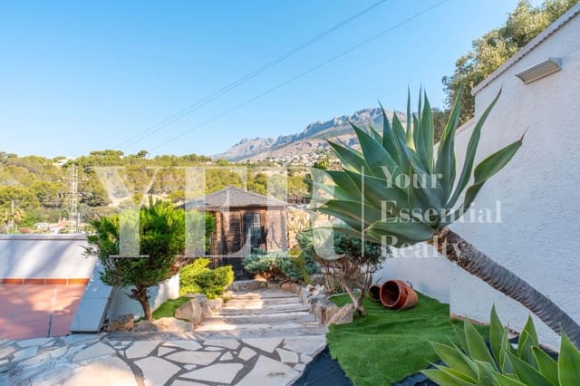 Chalet de 4 habitaciones en Altea en venta con piscina - 685.000 € (Ref: 9106168)