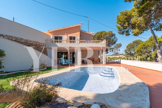 Chalet de 4 habitaciones en Altea en venta con piscina - 685.000 € (Ref: 9106168)