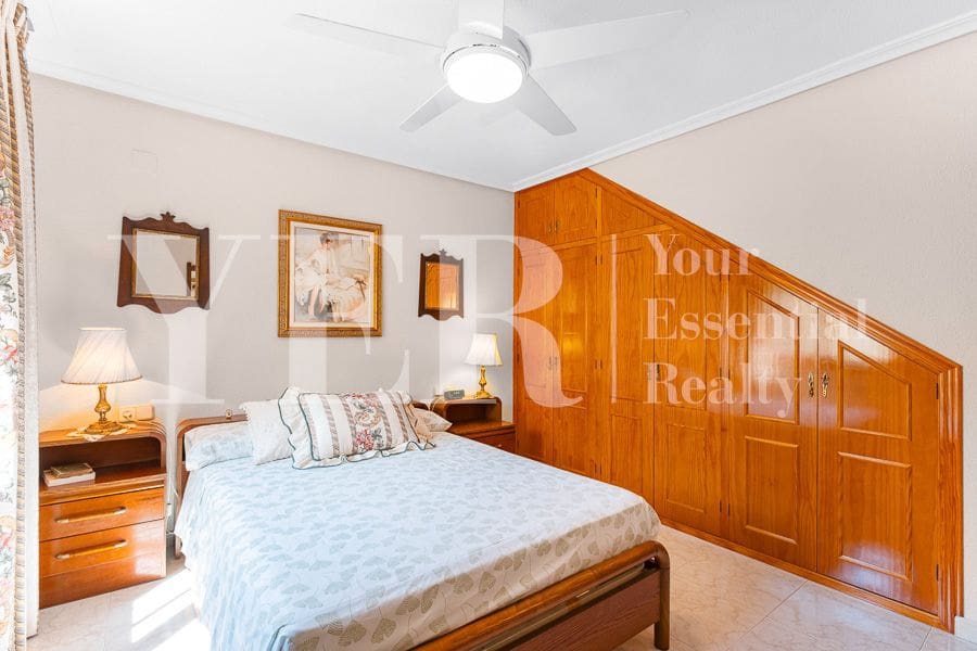 6 soveværelse Villa til salg i El Campello med swimmingpool garage - € 550.000 (Ref: 9161597)