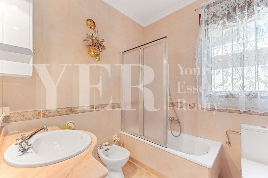 6 soveværelse Villa til salg i El Campello med swimmingpool garage - € 550.000 (Ref: 9161597)