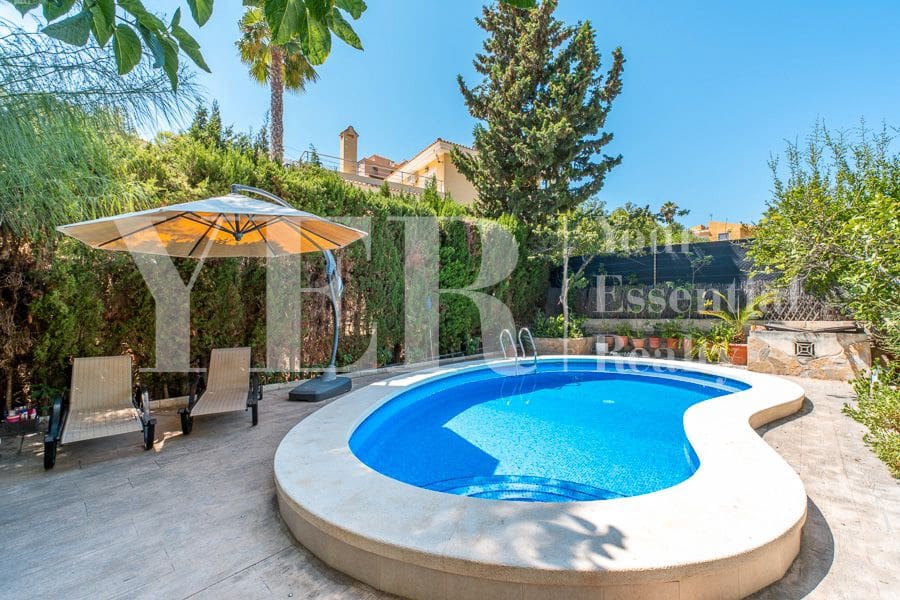 6 soveværelse Villa til salg i El Campello med swimmingpool garage - € 550.000 (Ref: 9161597)