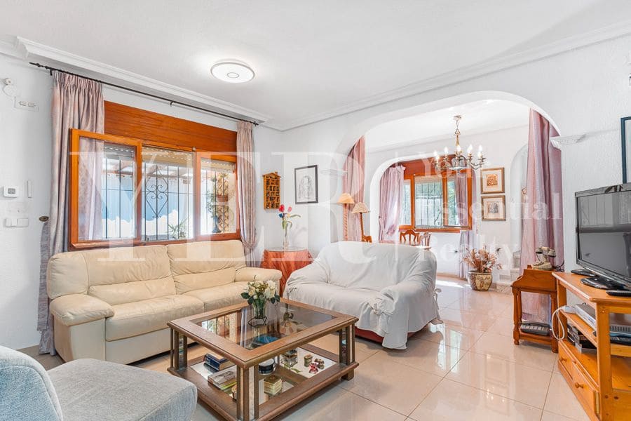 6 soveværelse Villa til salg i El Campello med swimmingpool garage - € 550.000 (Ref: 9161597)