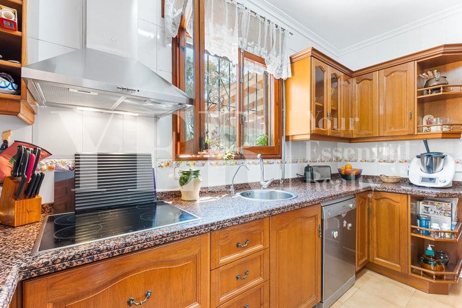 6 soveværelse Villa til salg i El Campello med swimmingpool garage - € 550.000 (Ref: 9161597)