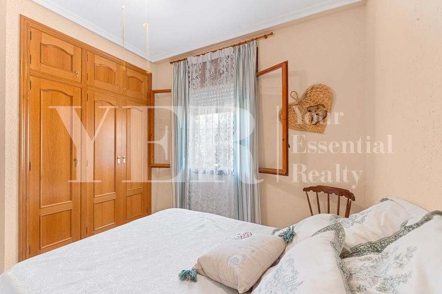 6 soveværelse Villa til salg i El Campello med swimmingpool garage - € 550.000 (Ref: 9161597)