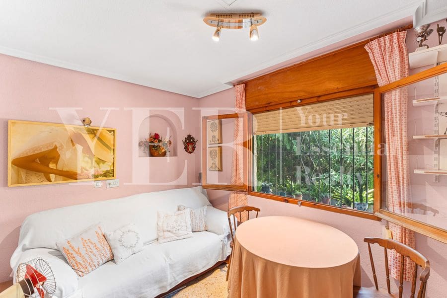 6 soveværelse Villa til salg i El Campello med swimmingpool garage - € 550.000 (Ref: 9161597)