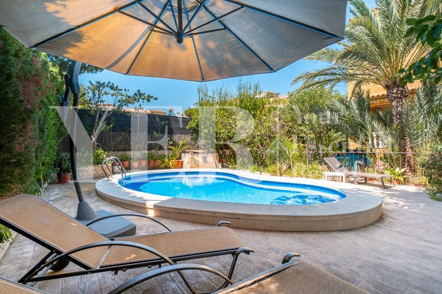 6 soveværelse Villa til salg i El Campello med swimmingpool garage - € 550.000 (Ref: 9161597)