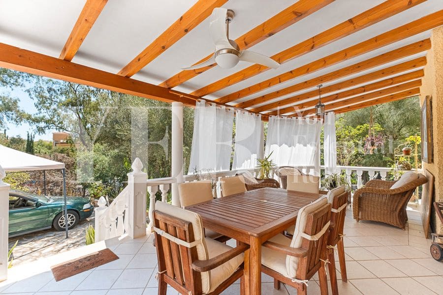 6 soveværelse Villa til salg i El Campello med swimmingpool garage - € 550.000 (Ref: 9161597)