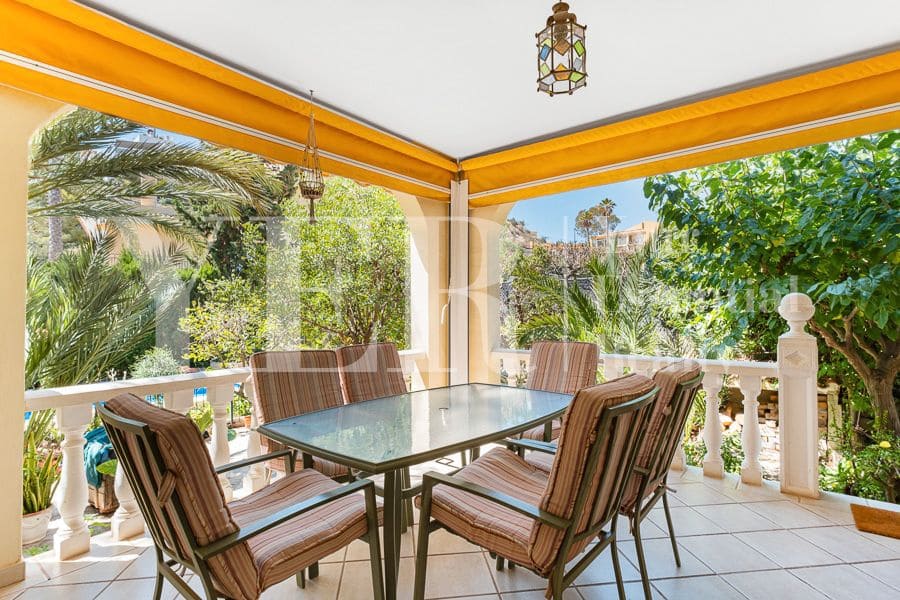 6 soveværelse Villa til salg i El Campello med swimmingpool garage - € 550.000 (Ref: 9161597)