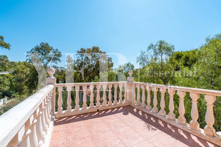 6 soveværelse Villa til salg i El Campello med swimmingpool garage - € 550.000 (Ref: 9161597)