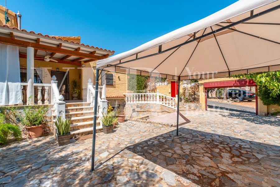 6 soveværelse Villa til salg i El Campello med swimmingpool garage - € 550.000 (Ref: 9161597)