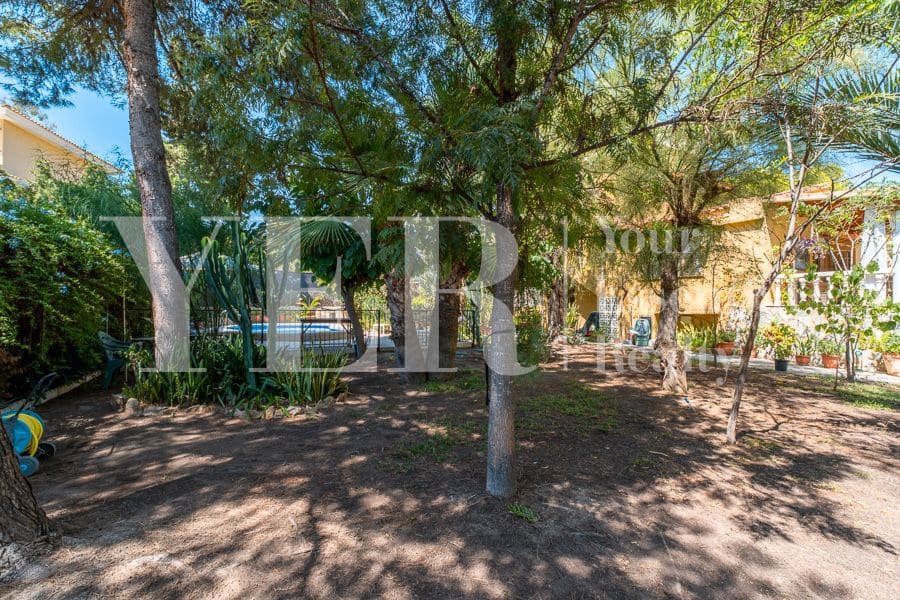 6 soveværelse Villa til salg i El Campello med swimmingpool garage - € 550.000 (Ref: 9161597)