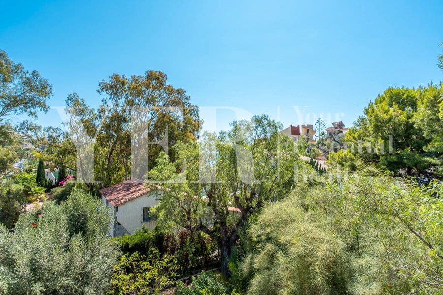 6 soveværelse Villa til salg i El Campello med swimmingpool garage - € 550.000 (Ref: 9161597)