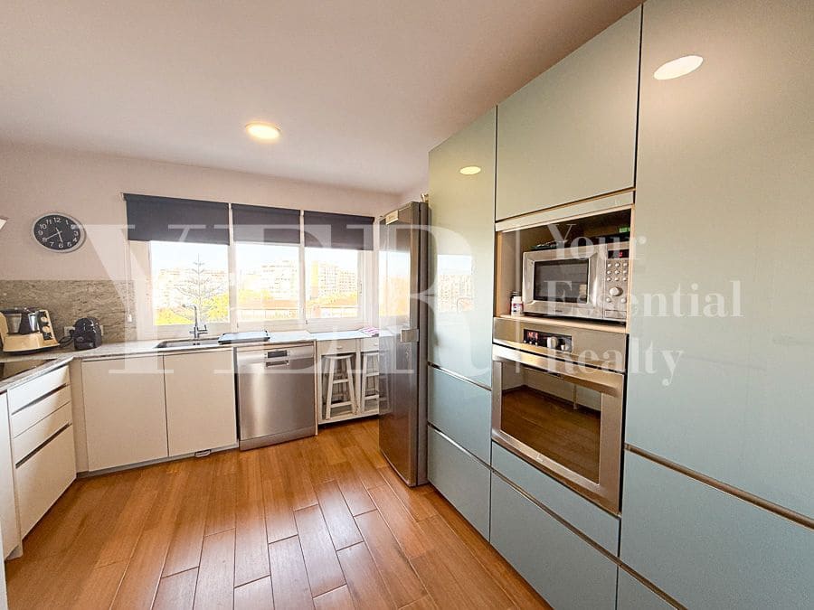 4 soveværelse Lejlighed til salg i Alicante by med swimmingpool garage - € 682.500 (Ref: 9191480)