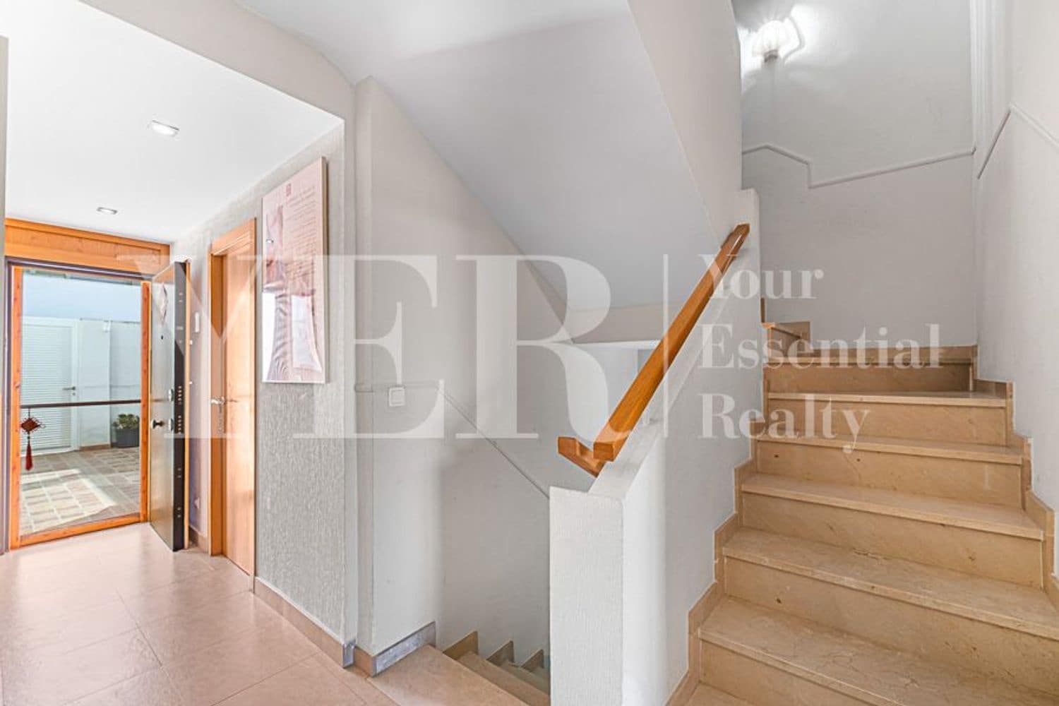 Casa de 6 habitaciones en Alicante / Alacant ciudad en venta con piscina garaje - 698.000 € (Ref: 9227603)