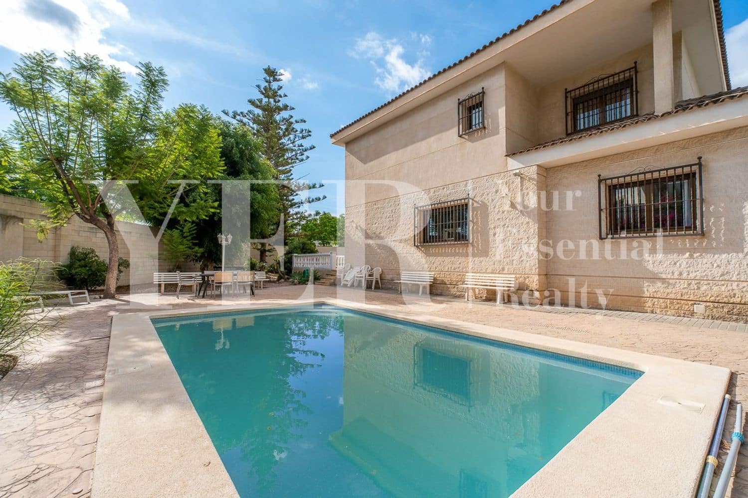 4 bedroom Villa for sale in San Juan de Alicante / Sant Joan d'Alacant with pool garage - € 799,000 (Ref: 9282655)