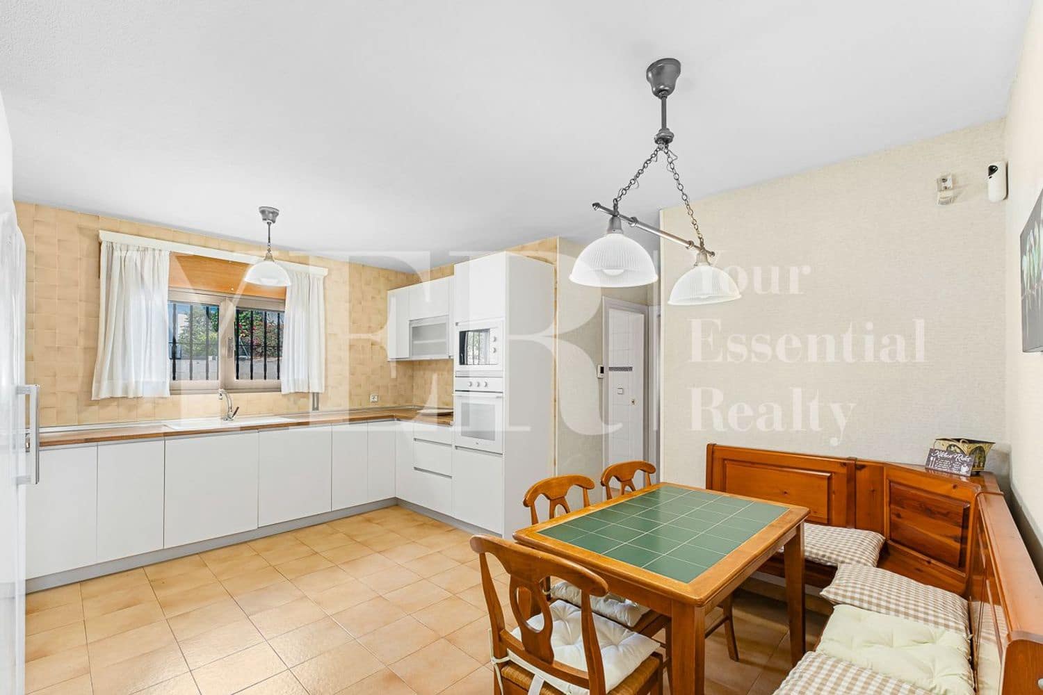 4 bedroom Villa for sale in San Juan de Alicante / Sant Joan d'Alacant with pool garage - € 799,000 (Ref: 9282655)