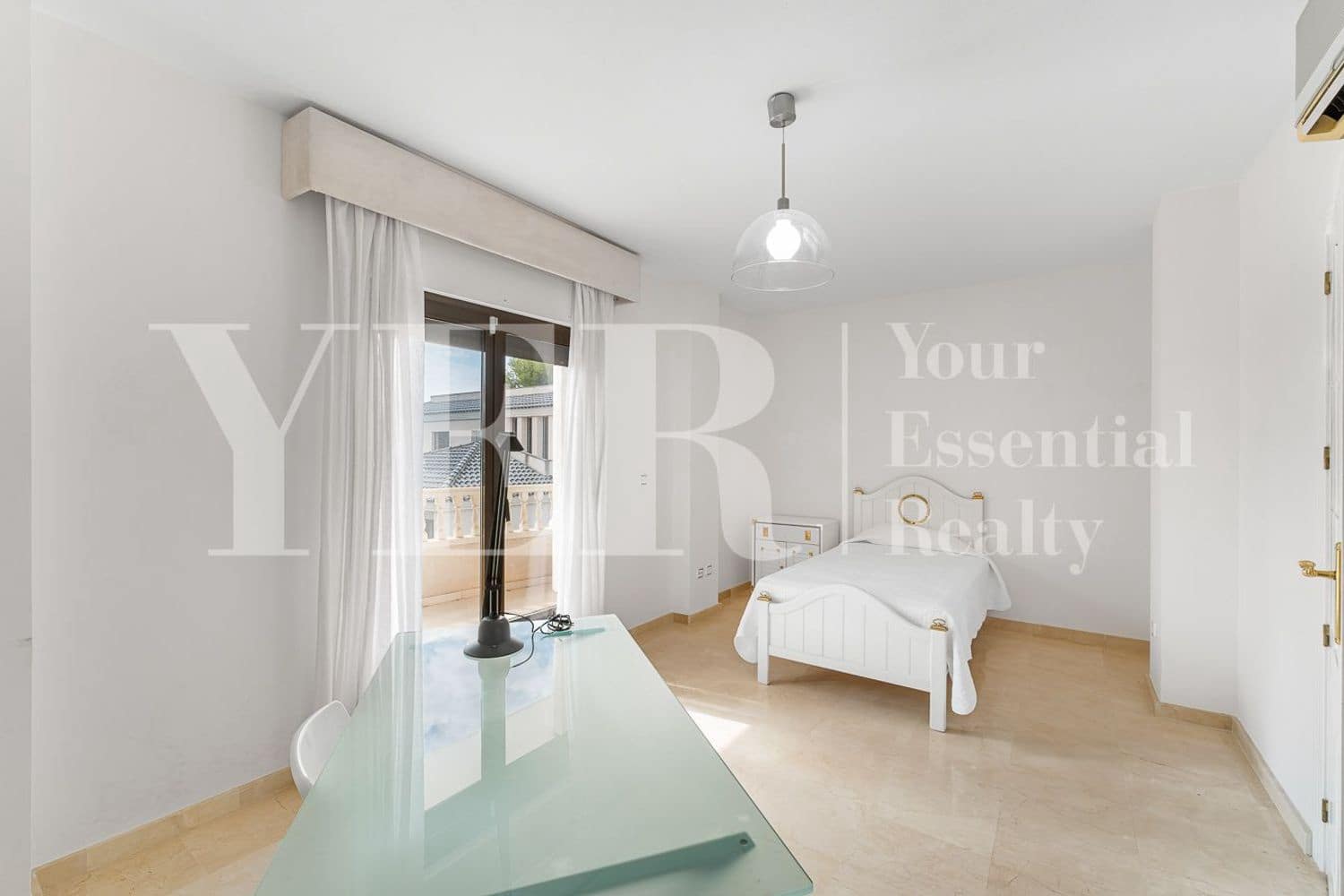 4 bedroom Villa for sale in San Juan de Alicante / Sant Joan d'Alacant with pool garage - € 799,000 (Ref: 9282655)