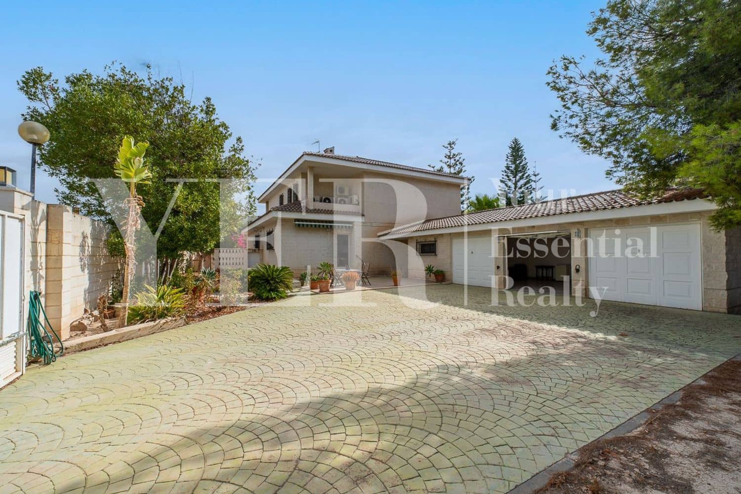 4 bedroom Villa for sale in San Juan de Alicante / Sant Joan d'Alacant with pool garage - € 799,000 (Ref: 9282655)