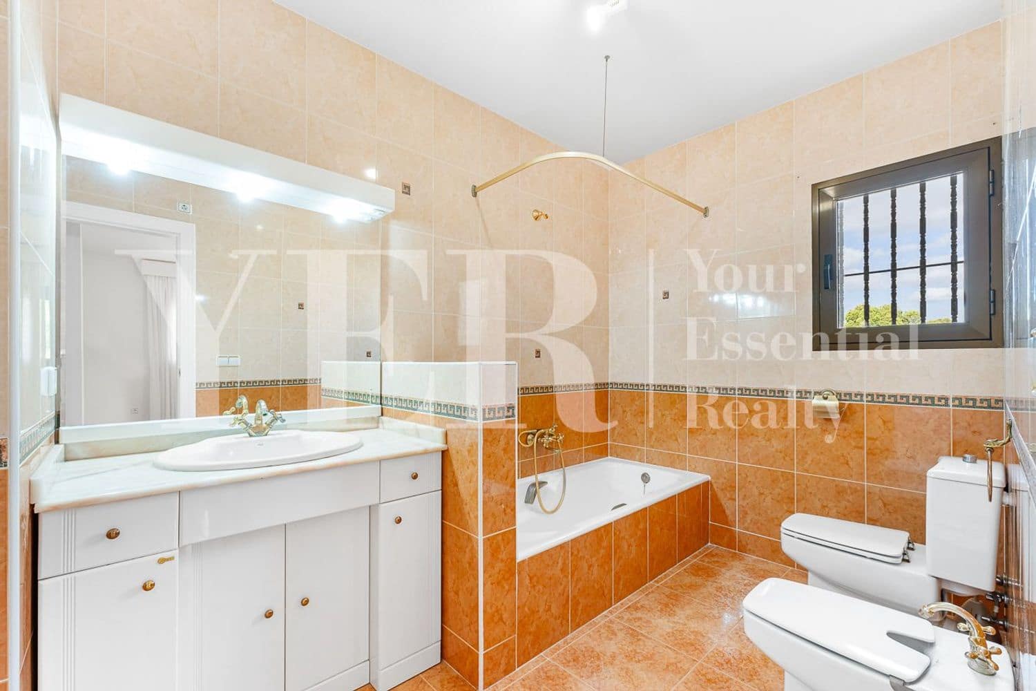 4 bedroom Villa for sale in San Juan de Alicante / Sant Joan d'Alacant with pool garage - € 799,000 (Ref: 9282655)