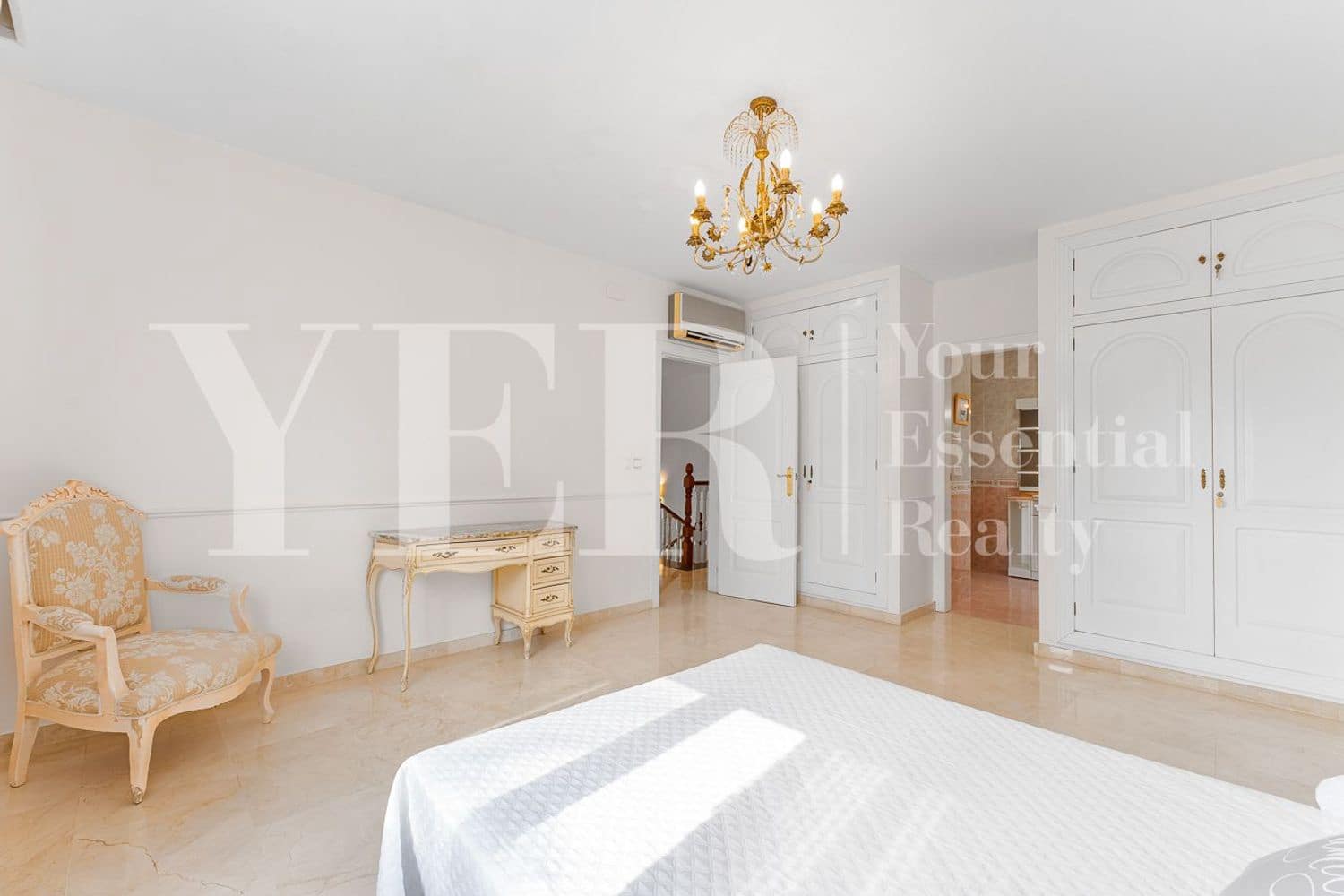 4 bedroom Villa for sale in San Juan de Alicante / Sant Joan d'Alacant with pool garage - € 799,000 (Ref: 9282655)