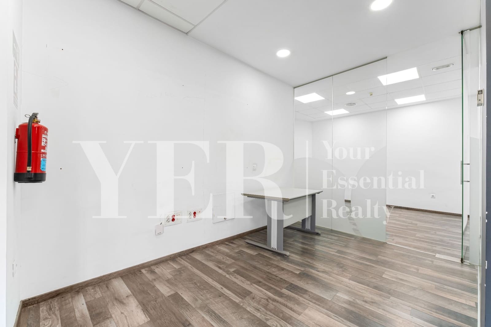 Office for rent in Alicante / Alacant city - € 1,800 (Ref: 9354243)