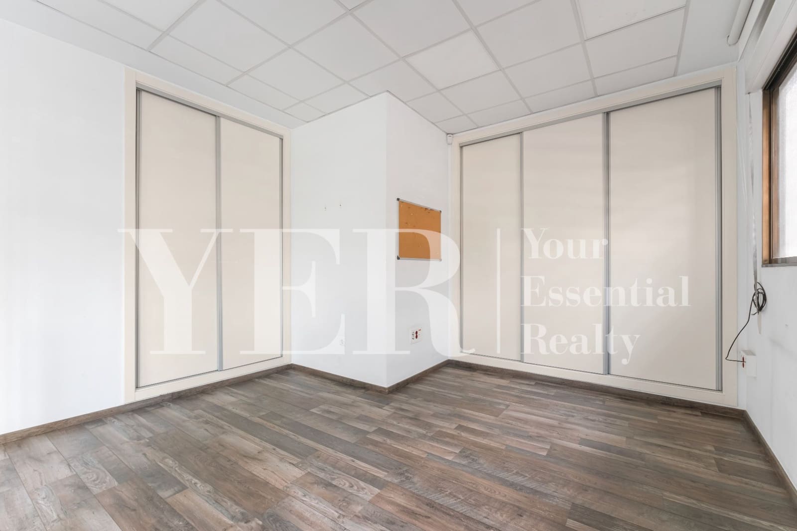 Office for rent in Alicante / Alacant city - € 1,800 (Ref: 9354243)