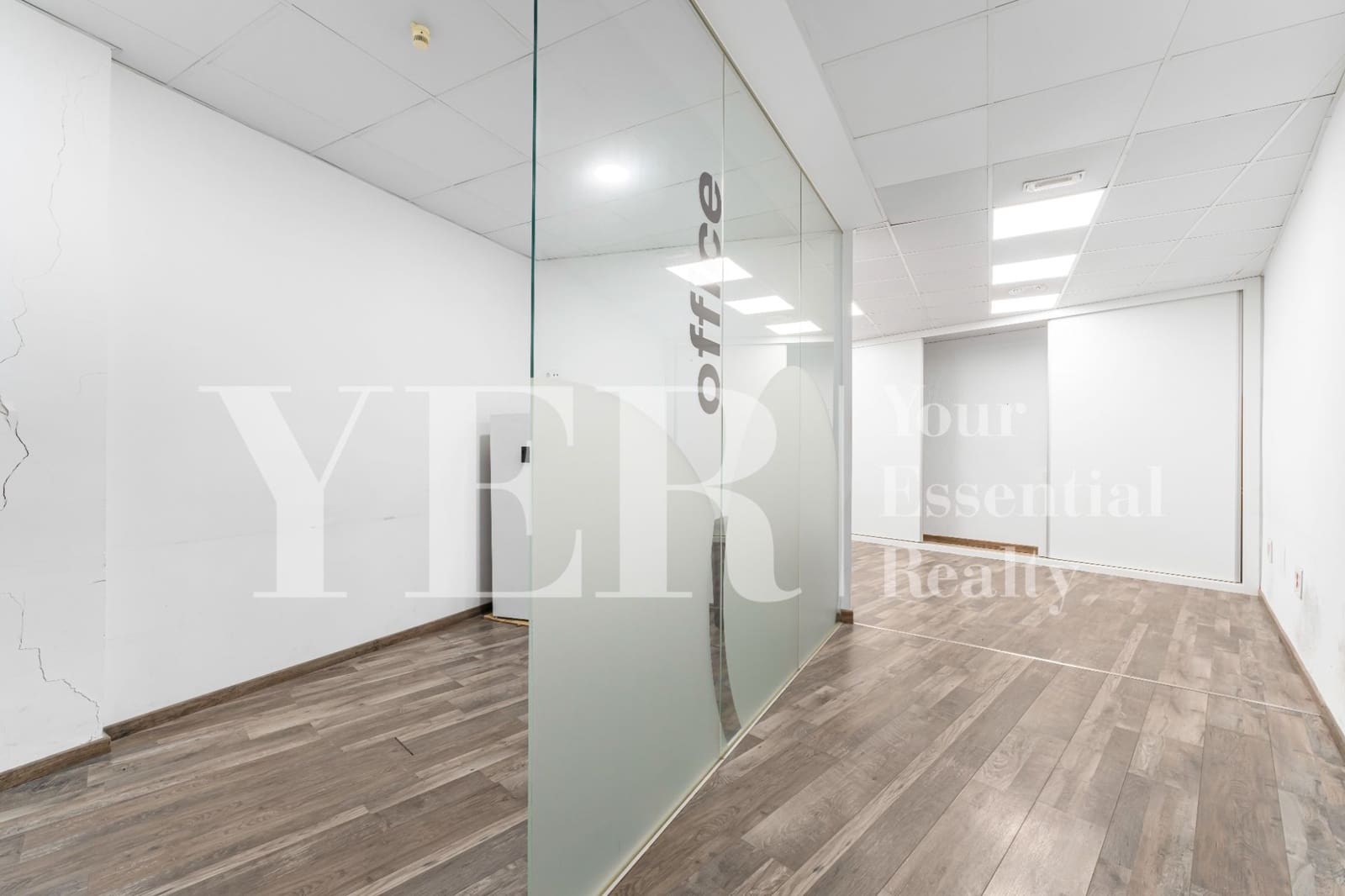 Office for rent in Alicante / Alacant city - € 1,800 (Ref: 9354243)