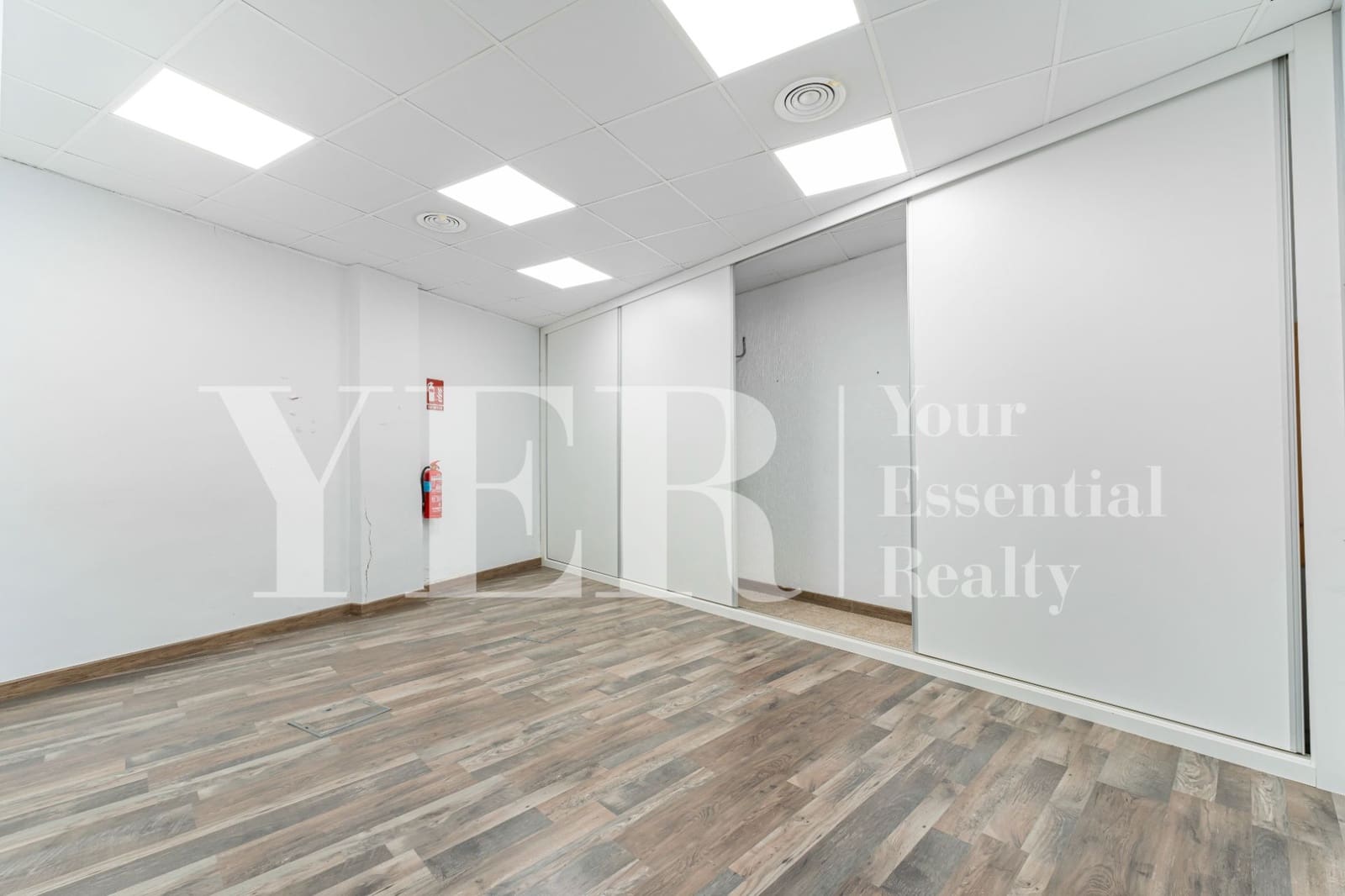 Office for rent in Alicante / Alacant city - € 1,800 (Ref: 9354243)