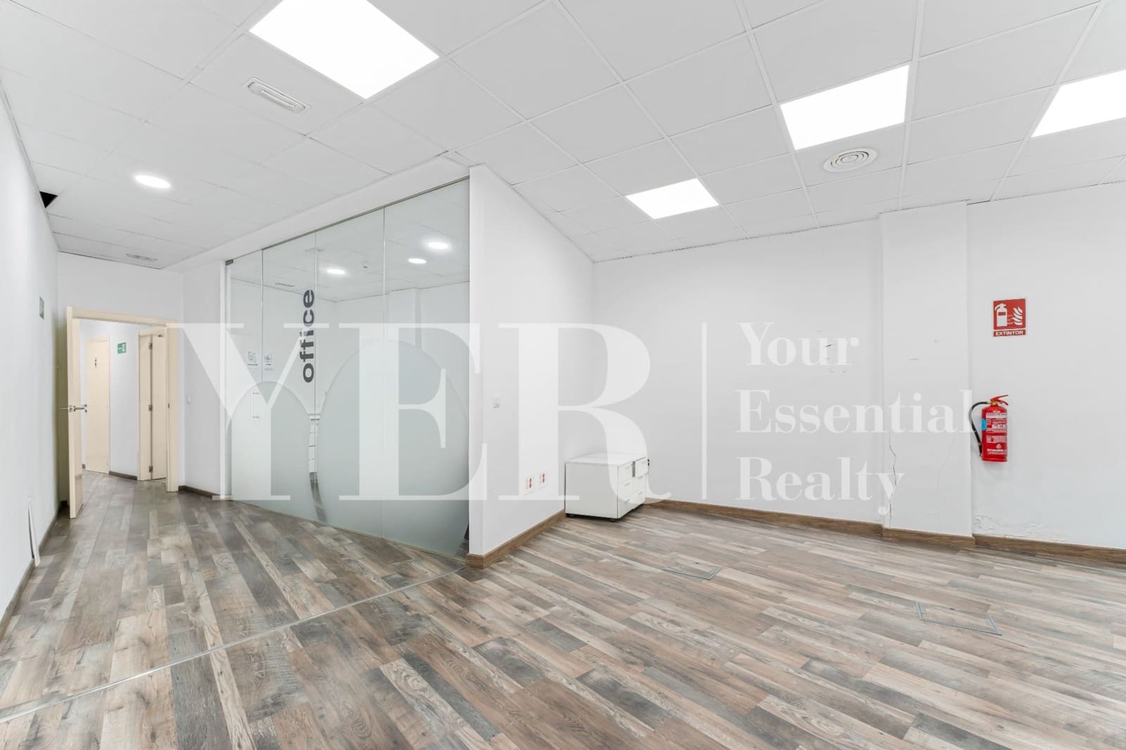 Office for rent in Alicante / Alacant city - € 1,800 (Ref: 9354243)