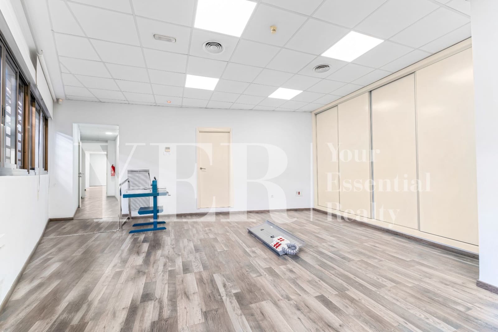 Office for rent in Alicante / Alacant city - € 1,800 (Ref: 9354243)