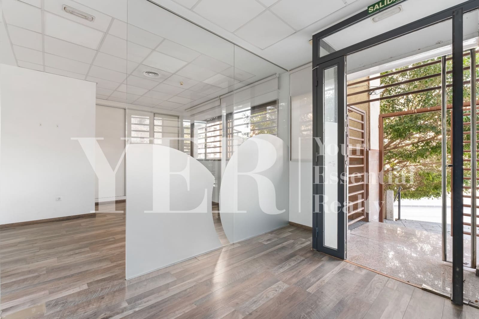 Office for rent in Alicante / Alacant city - € 1,800 (Ref: 9354243)