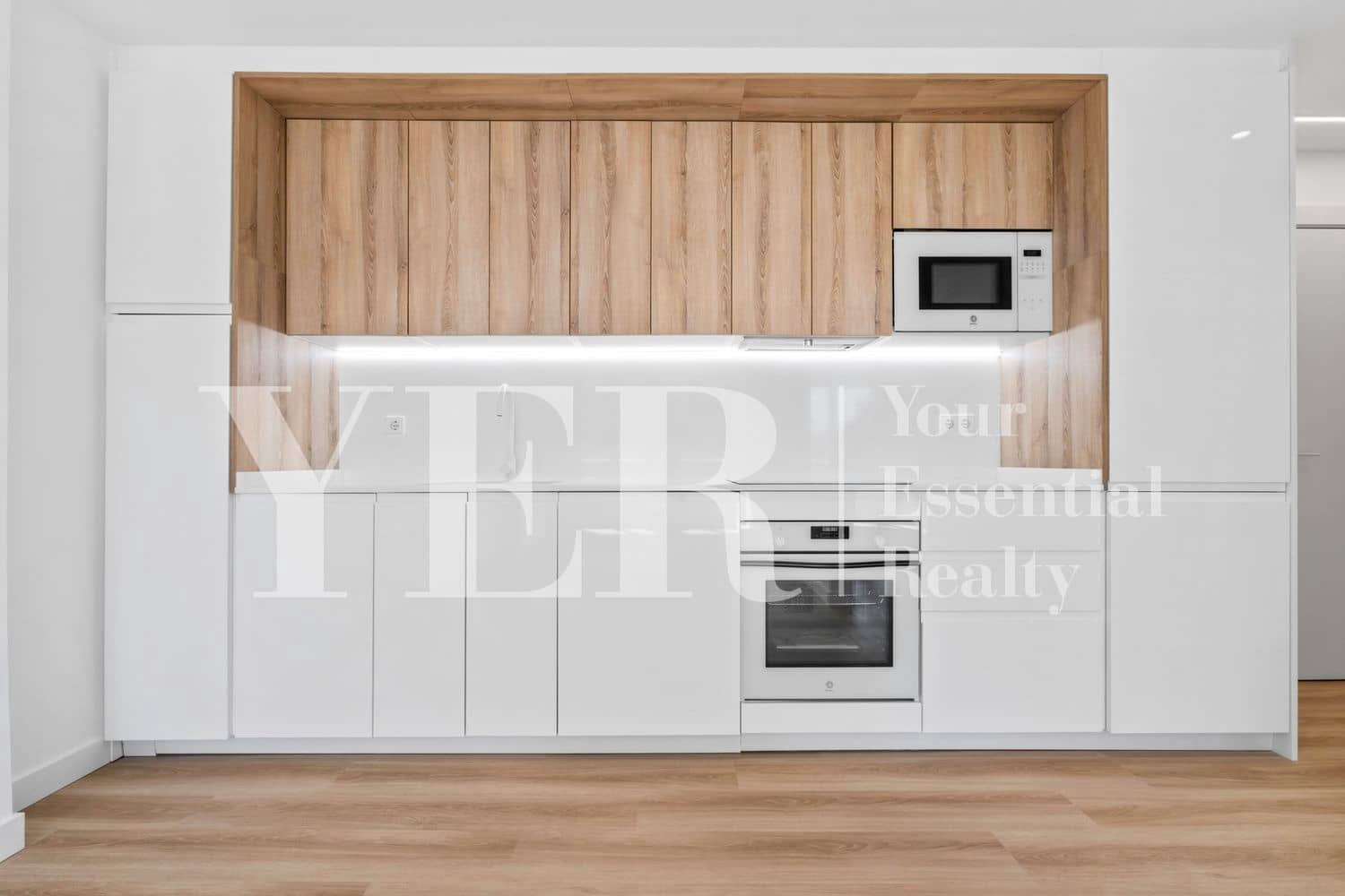 3 Zimmer Apartment zu verkaufen in Cabo de las Huertas mit Pool Garage - 428.000 € (Ref: 9363361)