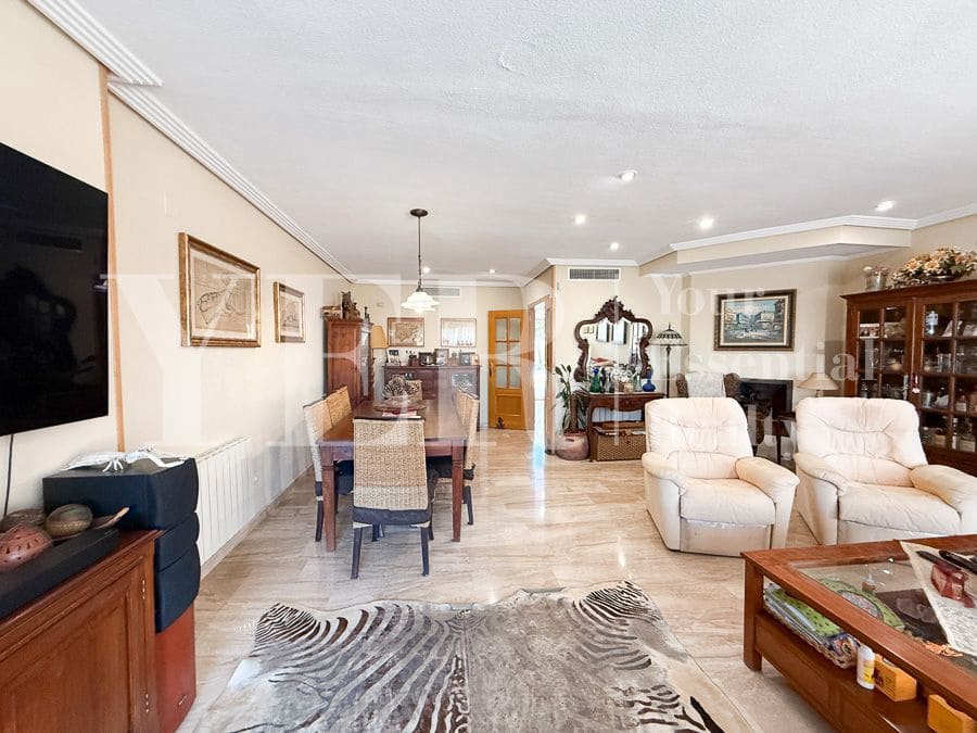 4 sypialnia Bungalow na sprzedaż w Miasto Alicante / Alacant z basenem garażem - 695 000 € (Ref: 9374844)