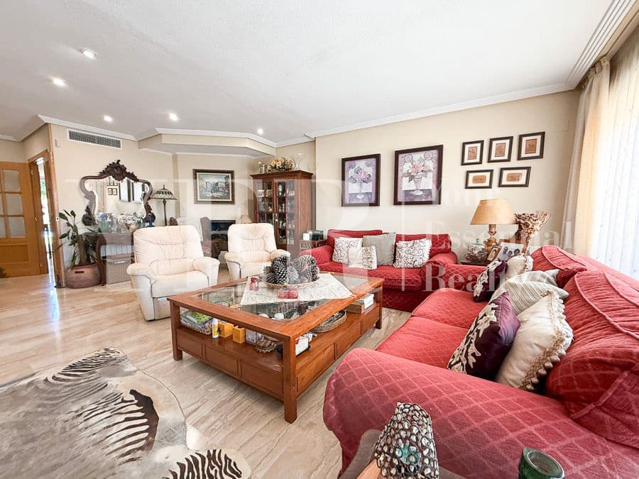 4 sypialnia Bungalow na sprzedaż w Miasto Alicante / Alacant z basenem garażem - 695 000 € (Ref: 9374844)