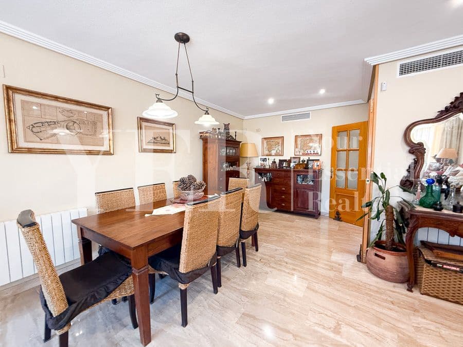 4 sypialnia Bungalow na sprzedaż w Miasto Alicante / Alacant z basenem garażem - 695 000 € (Ref: 9374844)