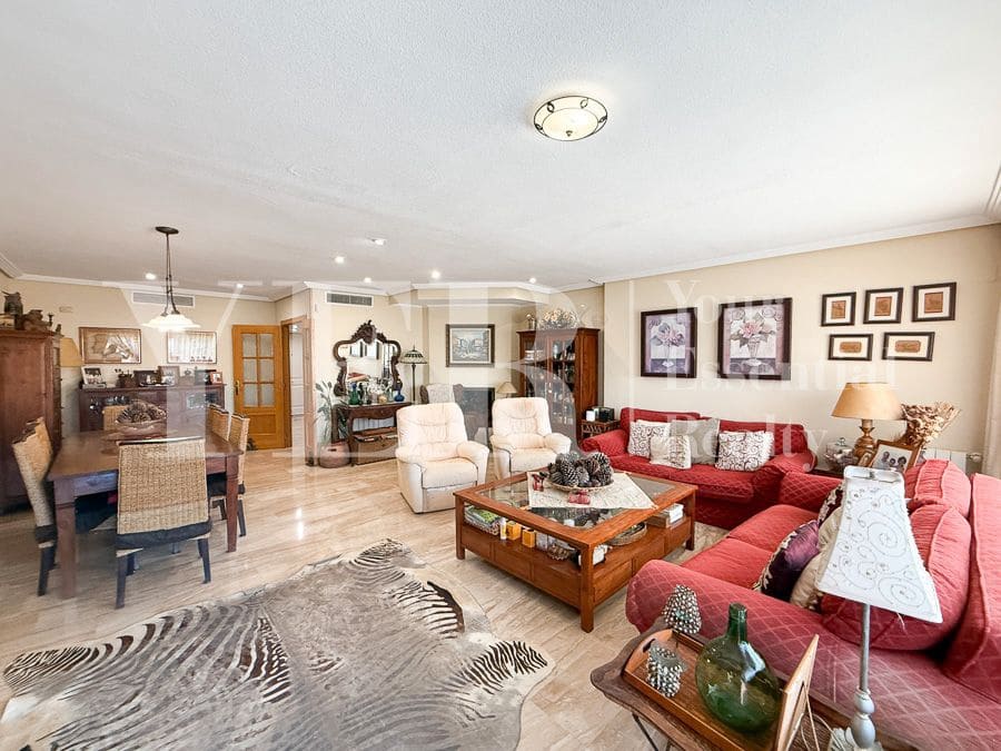 4 sypialnia Bungalow na sprzedaż w Miasto Alicante / Alacant z basenem garażem - 695 000 € (Ref: 9374844)