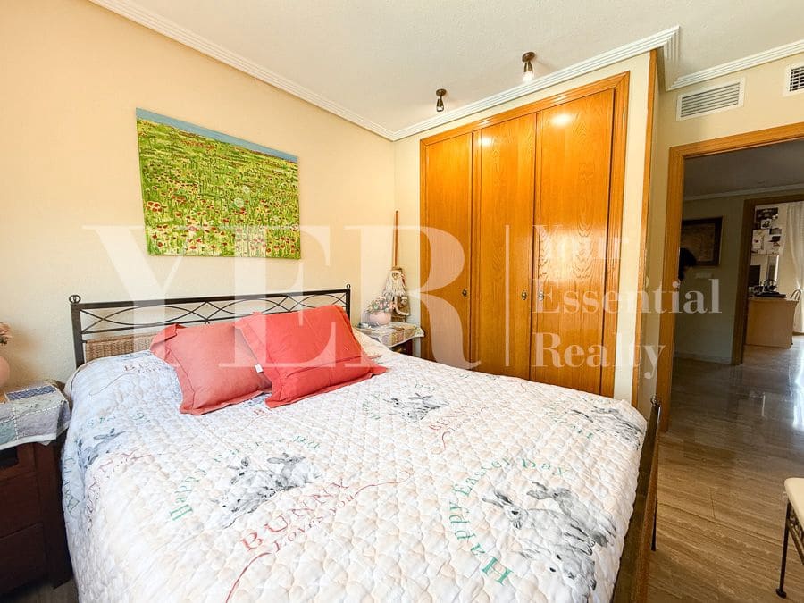 4 sypialnia Bungalow na sprzedaż w Miasto Alicante / Alacant z basenem garażem - 695 000 € (Ref: 9374844)