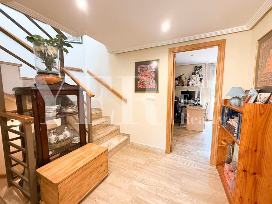 4 sypialnia Bungalow na sprzedaż w Miasto Alicante / Alacant z basenem garażem - 695 000 € (Ref: 9374844)