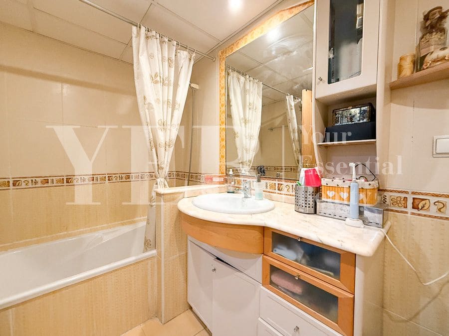 4 sypialnia Bungalow na sprzedaż w Miasto Alicante / Alacant z basenem garażem - 695 000 € (Ref: 9374844)