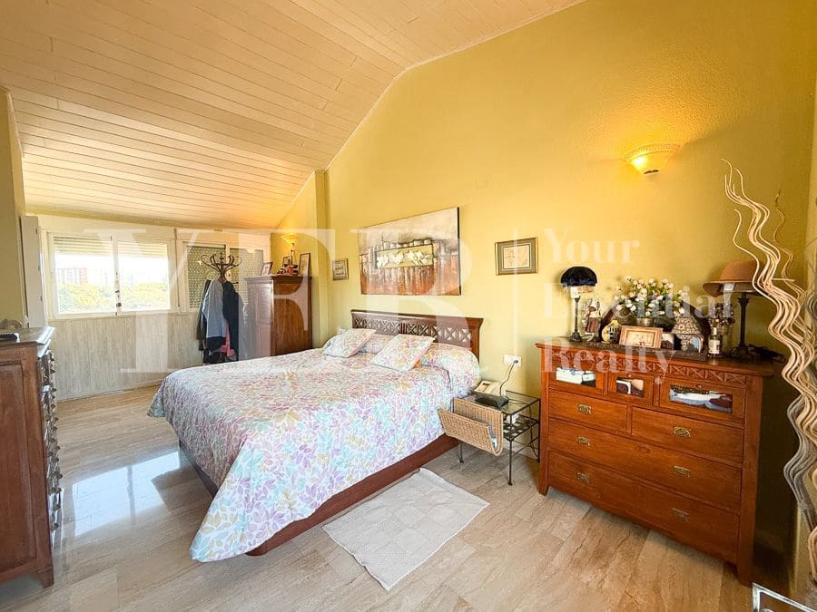 4 sypialnia Bungalow na sprzedaż w Miasto Alicante / Alacant z basenem garażem - 695 000 € (Ref: 9374844)