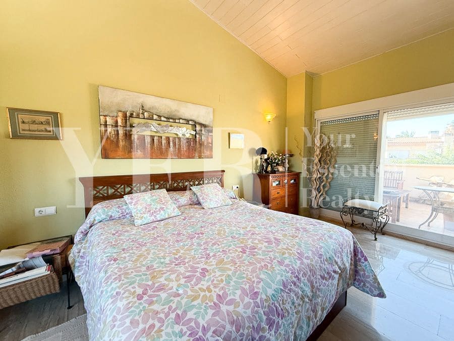 4 sypialnia Bungalow na sprzedaż w Miasto Alicante / Alacant z basenem garażem - 695 000 € (Ref: 9374844)