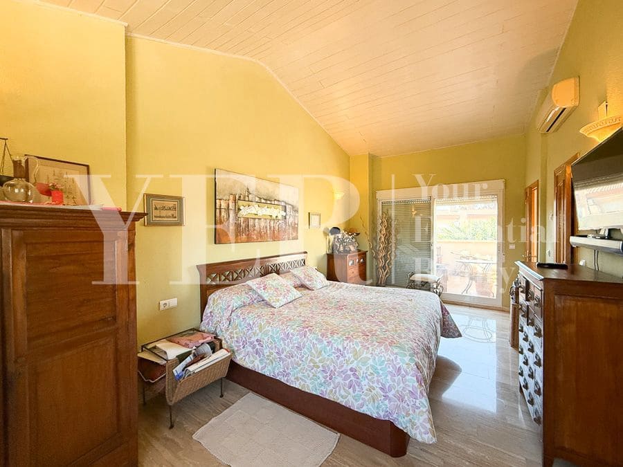 4 sypialnia Bungalow na sprzedaż w Miasto Alicante / Alacant z basenem garażem - 695 000 € (Ref: 9374844)