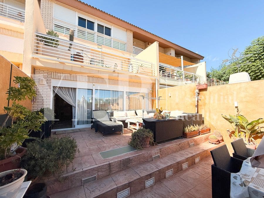 4 sypialnia Bungalow na sprzedaż w Miasto Alicante / Alacant z basenem garażem - 695 000 € (Ref: 9374844)