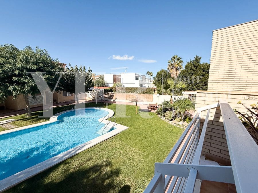 4 sypialnia Bungalow na sprzedaż w Miasto Alicante / Alacant z basenem garażem - 695 000 € (Ref: 9374844)